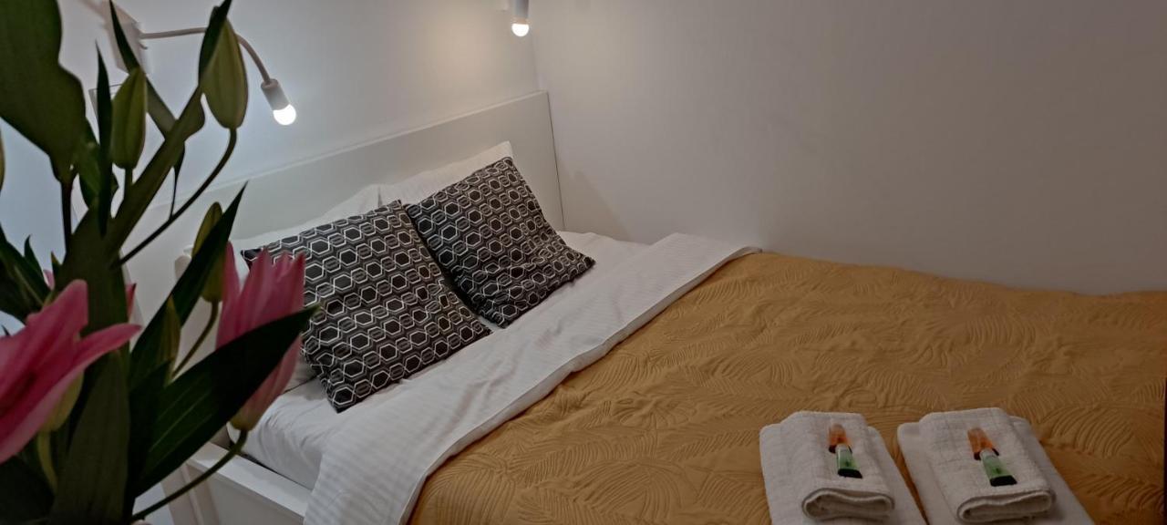 Be My Guest- Fontany Luxury Apartment Metro Wi-Fi Free Parking Zone Varşovia Exterior foto